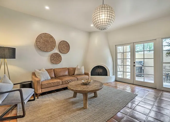 Holiday home 2 Mi To Old Town! Desert Oasis W/ Pool Access