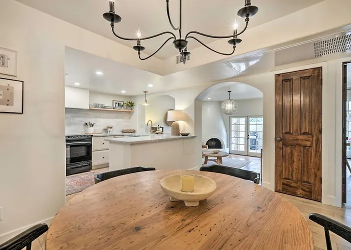 Holiday home 2 Mi To Old Town! Desert Oasis W/ Pool Access