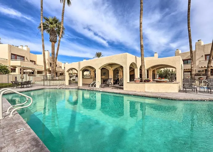 2 Mi To Old Town! Desert Oasis W/ Pool Access Holiday home Scottsdale