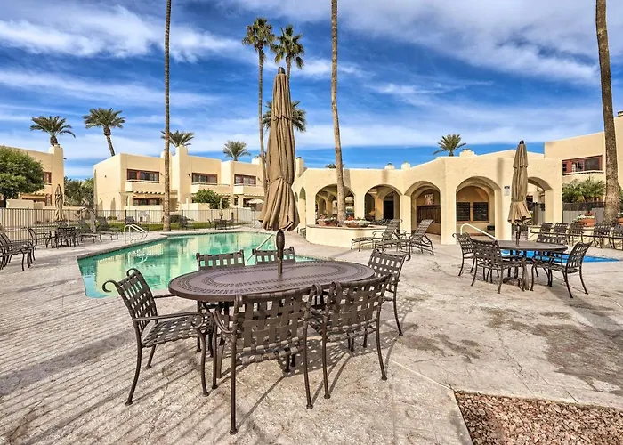 2 Mi To Old Town! Desert Oasis W/ Pool Access Holiday home Scottsdale